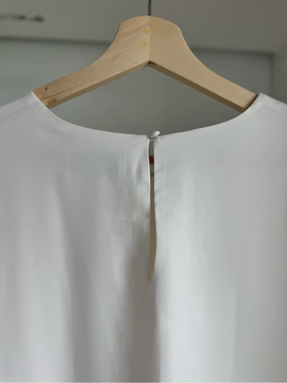 Banana Republic chic cream